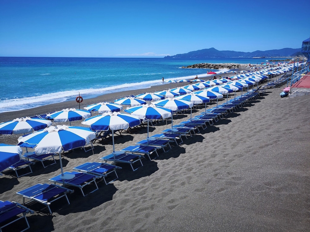Hotel Tirreno 36/43