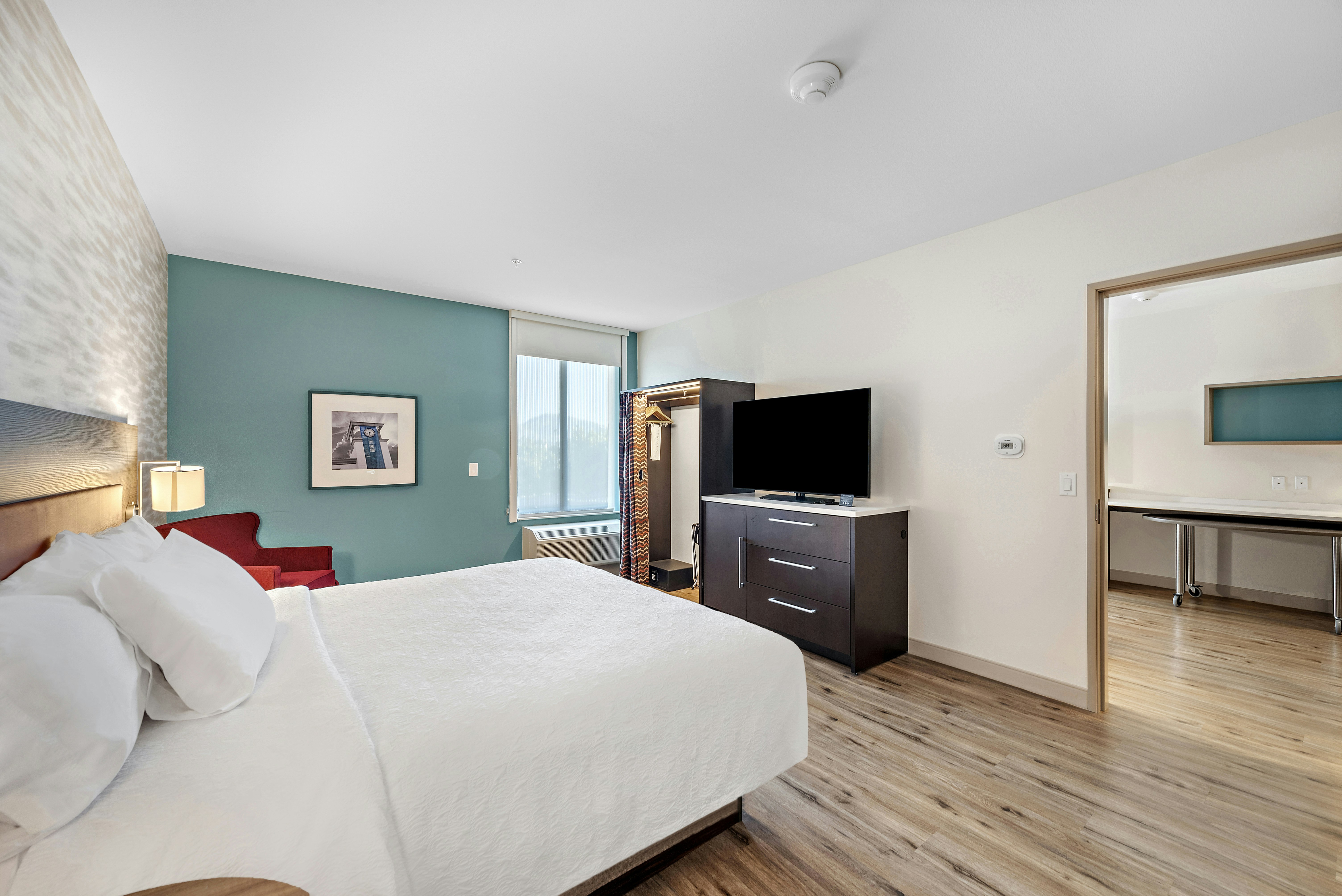 1 BEDROOM, SUITE, KING BED