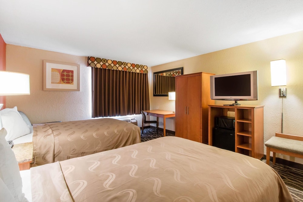 SUITE, 2 DOUBLE BEDS