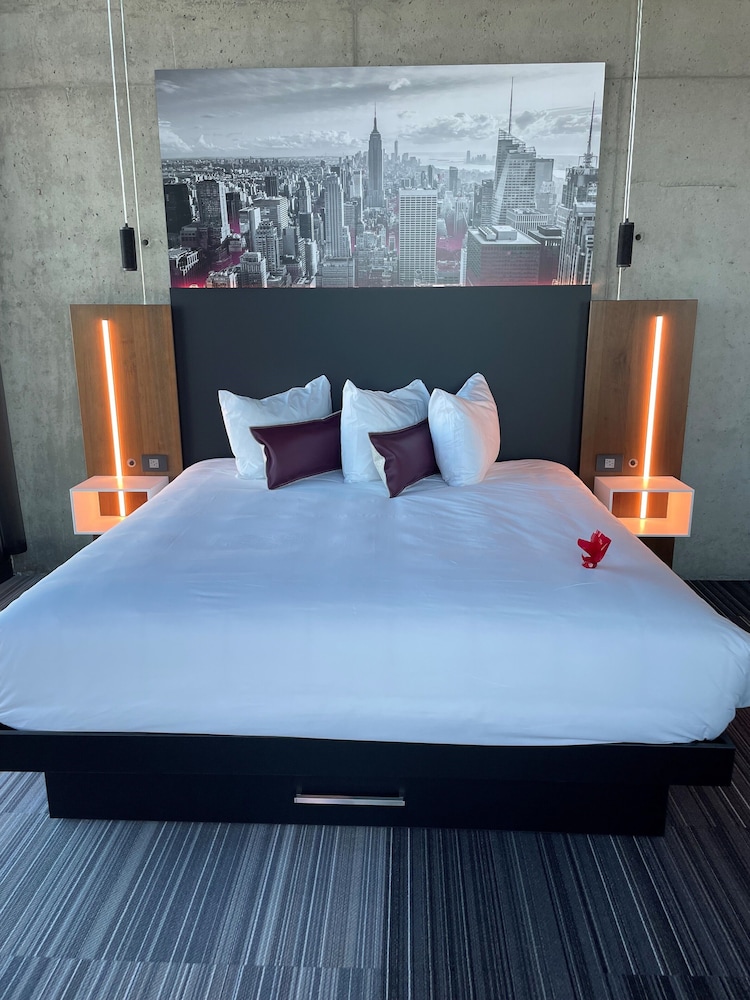 Grand Times Hotel Laval - Centropolis 13/32