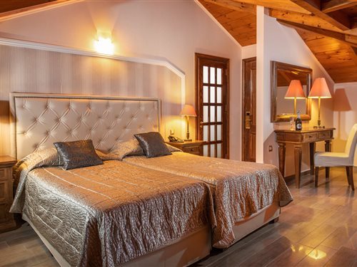 Suite, Sea View, Attic