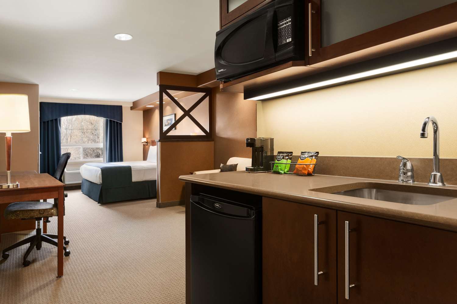 Days Inn and Suites By Wyndham Brandon 10/11