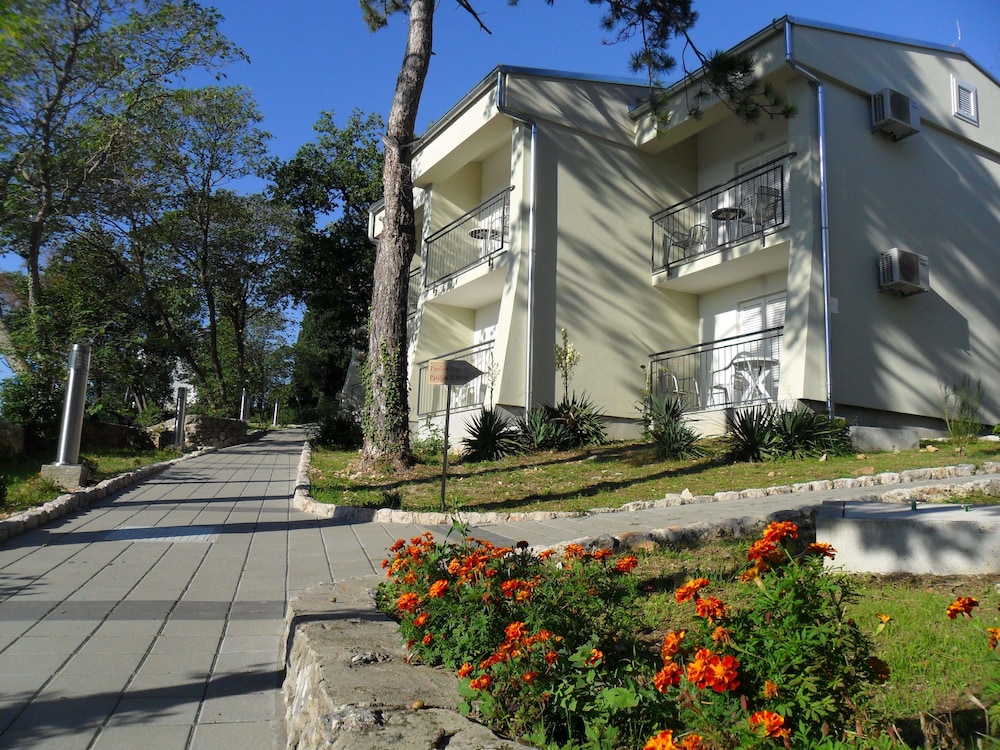 Hotel Vila Ruzica 57/64