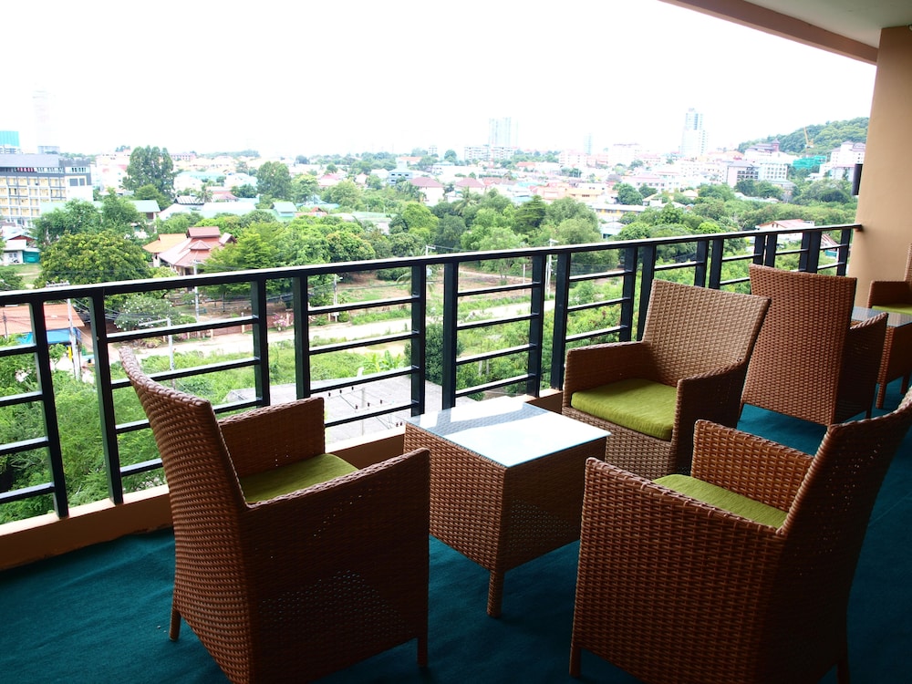 V Residence 23/26