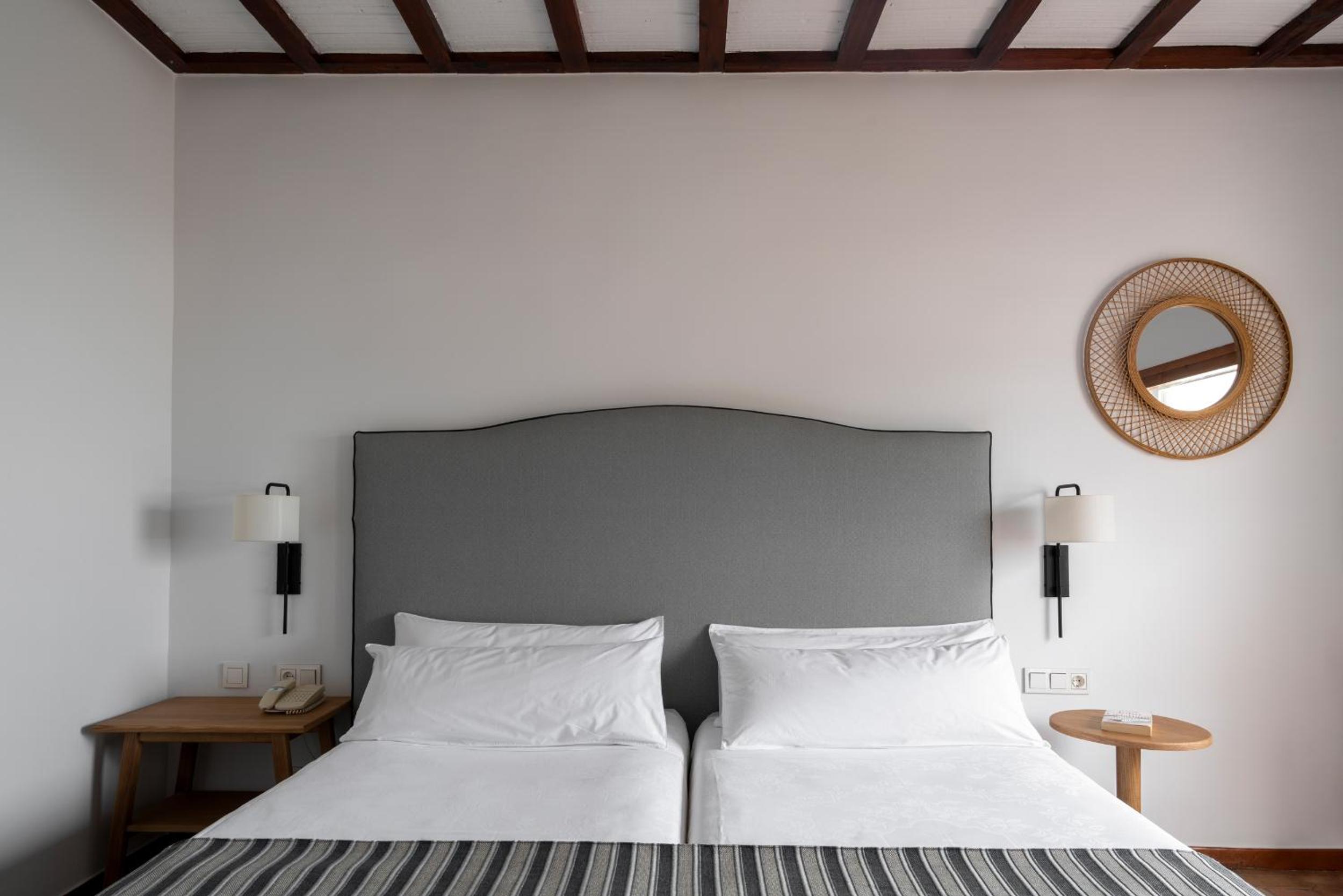 Room, Double Bed, Parador De Mazagon 6/10