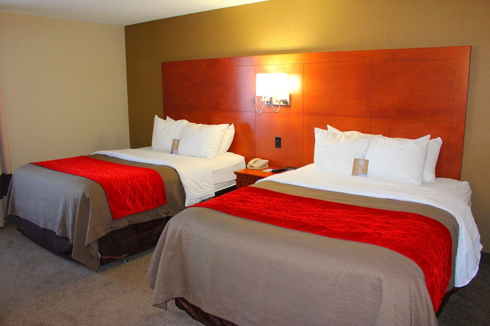 Comfort Inn & Suites Barrie 12/51