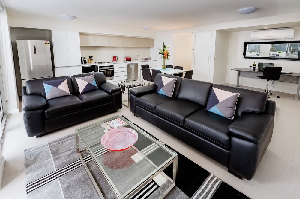 Hamilton Executive Apartments 12/24