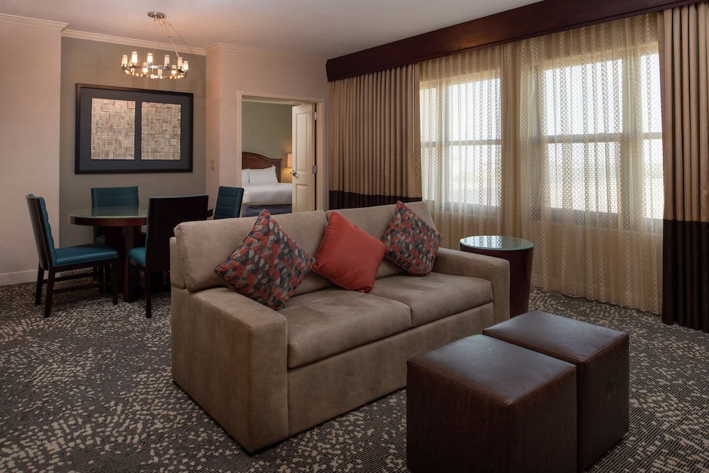 Hilton San Antonio Hill Country 44/74