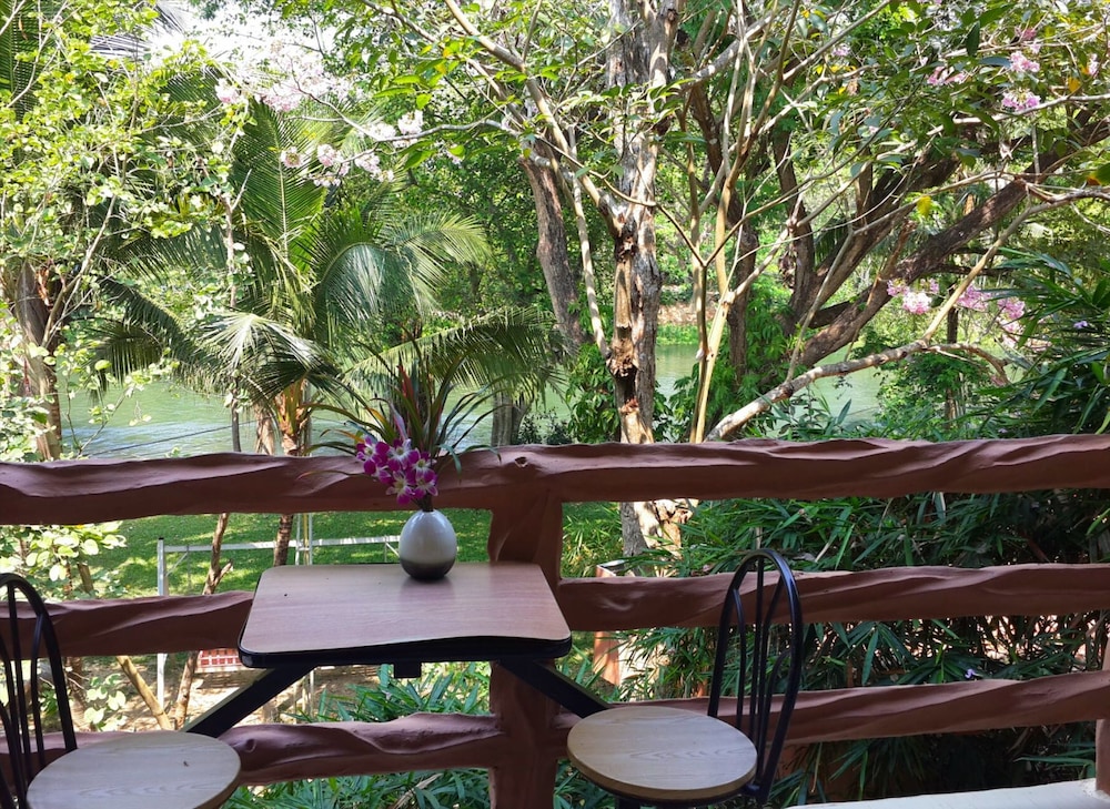 Suanphet Riverview Resort 45/71