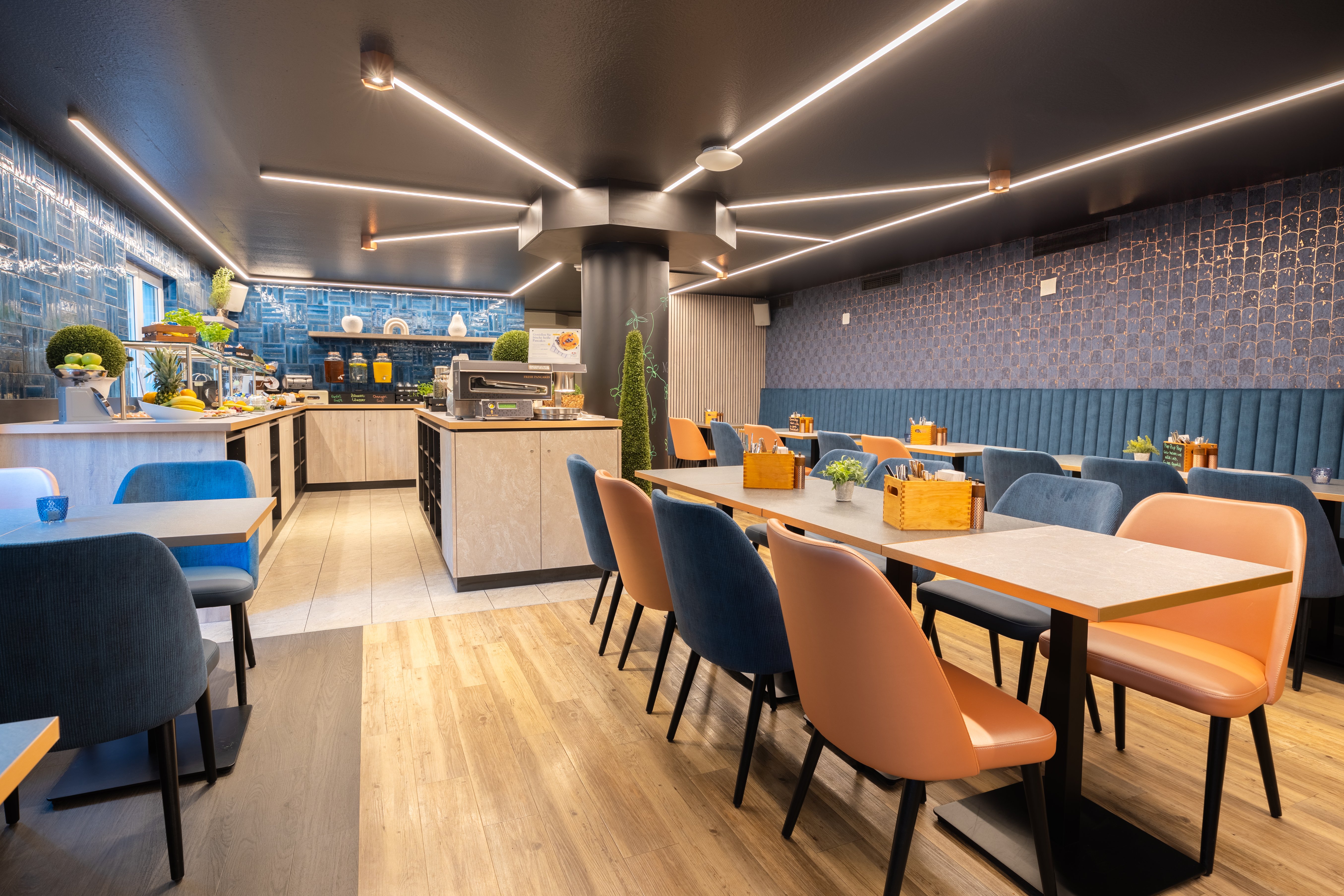 Holiday Inn - The Niu, Stream Monchengladbach 54/71