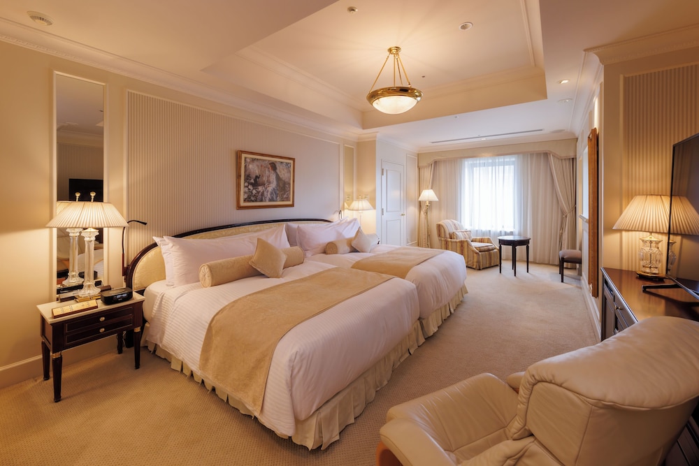 PALAIS, SUITE, CLUB LOUNGE ACCESS