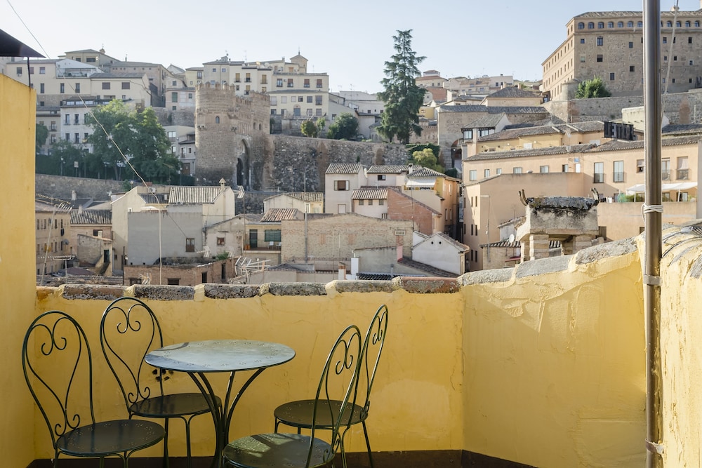 EL HOSTAL PUERTA BISAGRA. 6/60