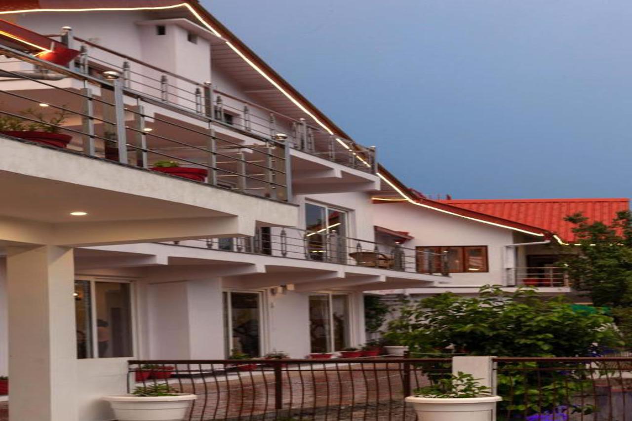 Alaya Stays 4 BHK with breathtaking views Amara Dusk in NAINITAL