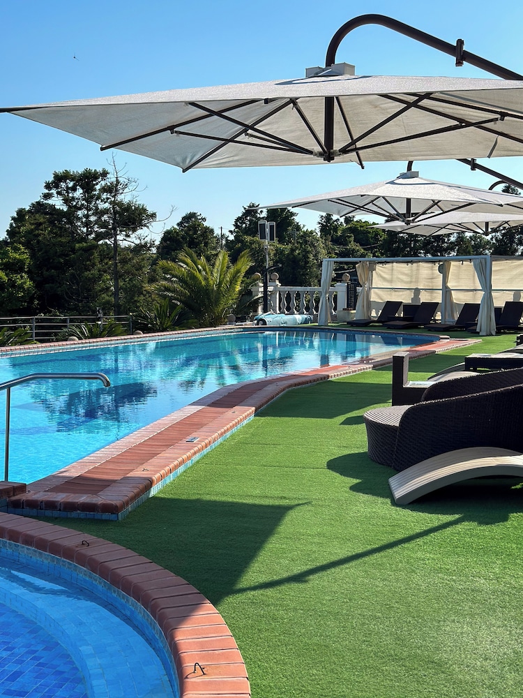 Goldone Hotel And Suites 47/72