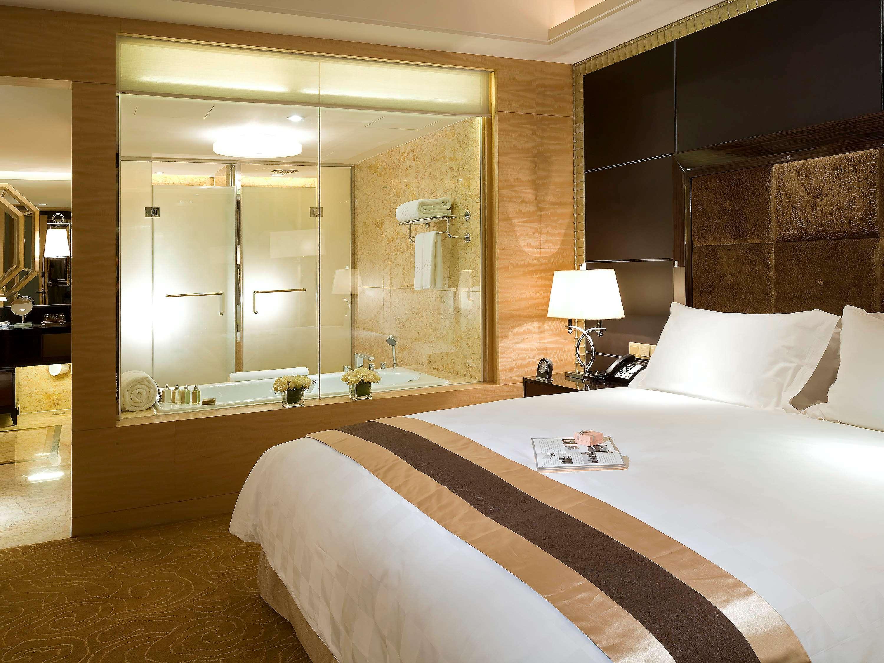 Junior Suite, King Bed