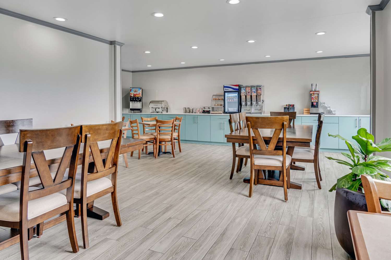 Country Inn & Suites By Radisson Grand Rapids Airport Mi 28/40