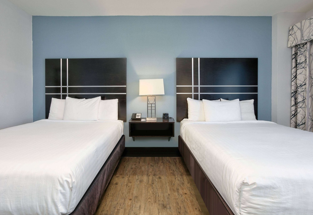 SUITE, 2 QUEEN BEDS, ACCESSIBLE