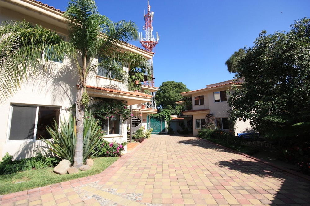 Alcazar Suites 27/30