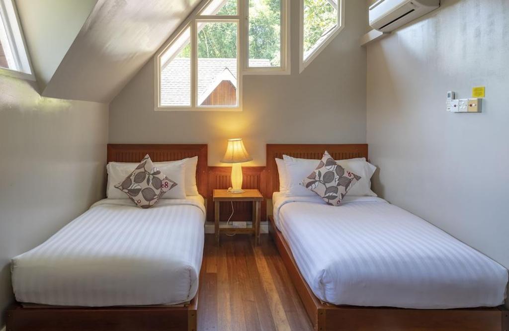 Palm, Villa, 1 King and 2 Queen Beds