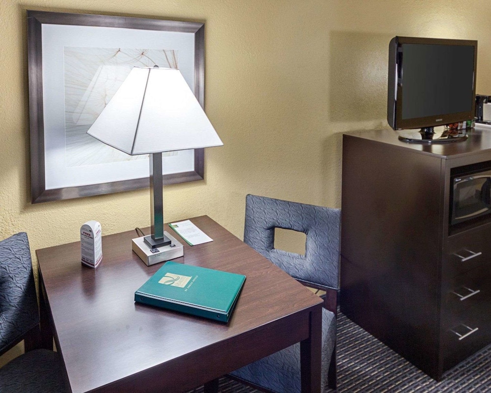 Quality Inn Montpelier 24/54