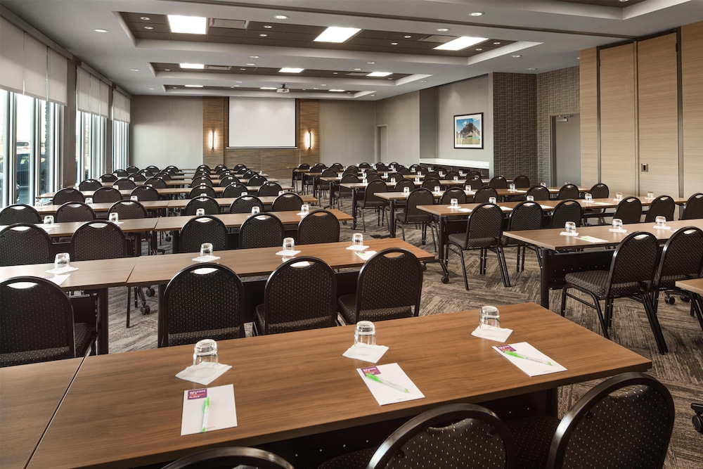 Hyatt Place Calgary Airport 49/54