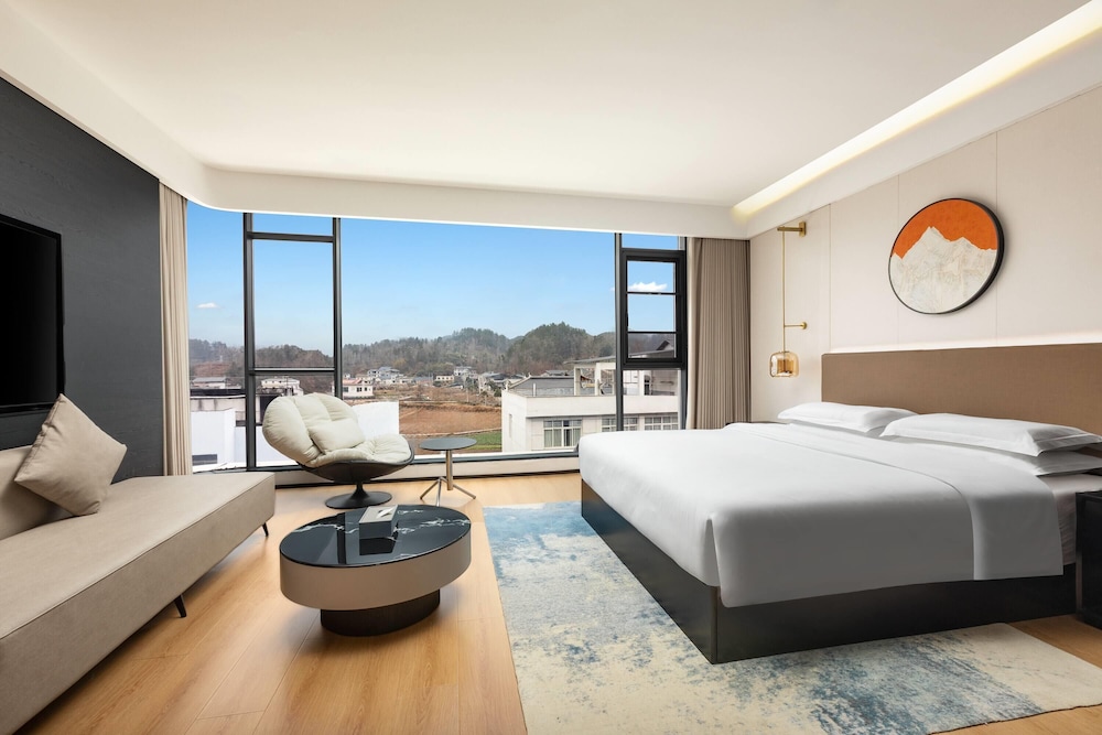 Days Inn by Wyndham Enshi Gaoping 8/18