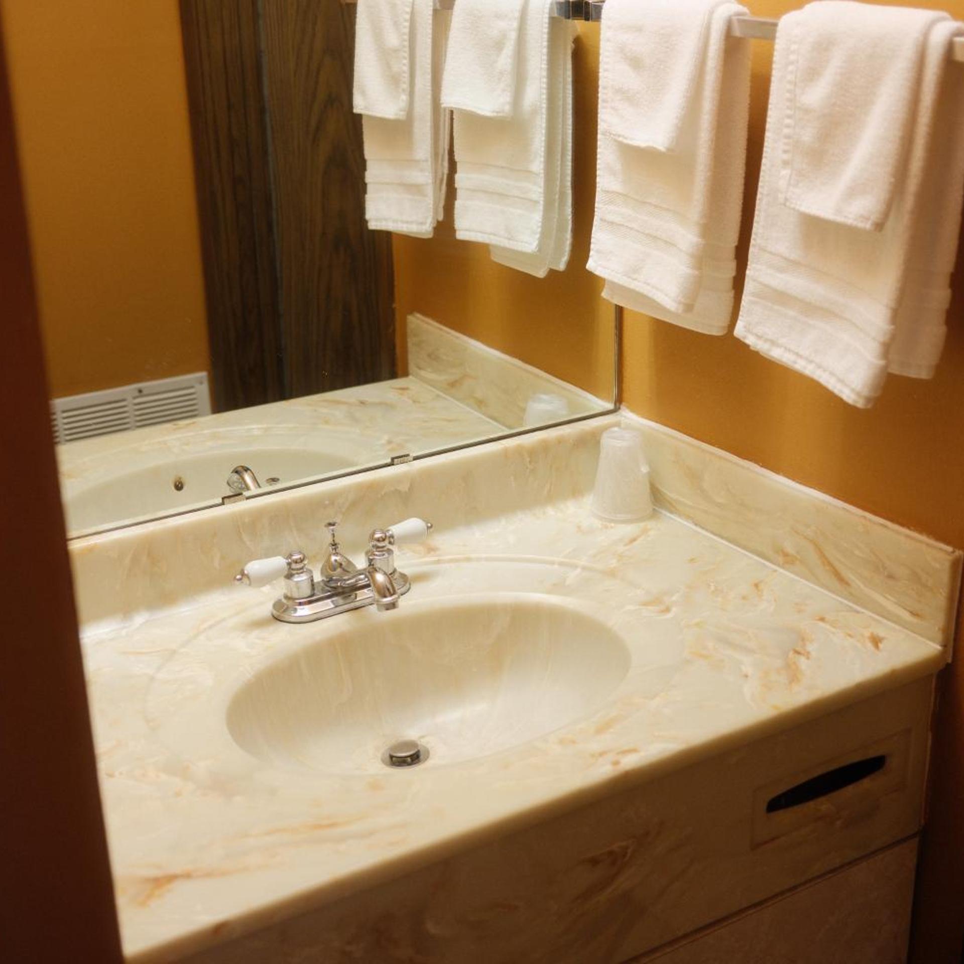 Travelodge Inn And Suites by Wyndham Muscatine 47/51
