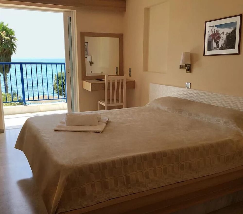 Golden Sun Peloponnese 35/74