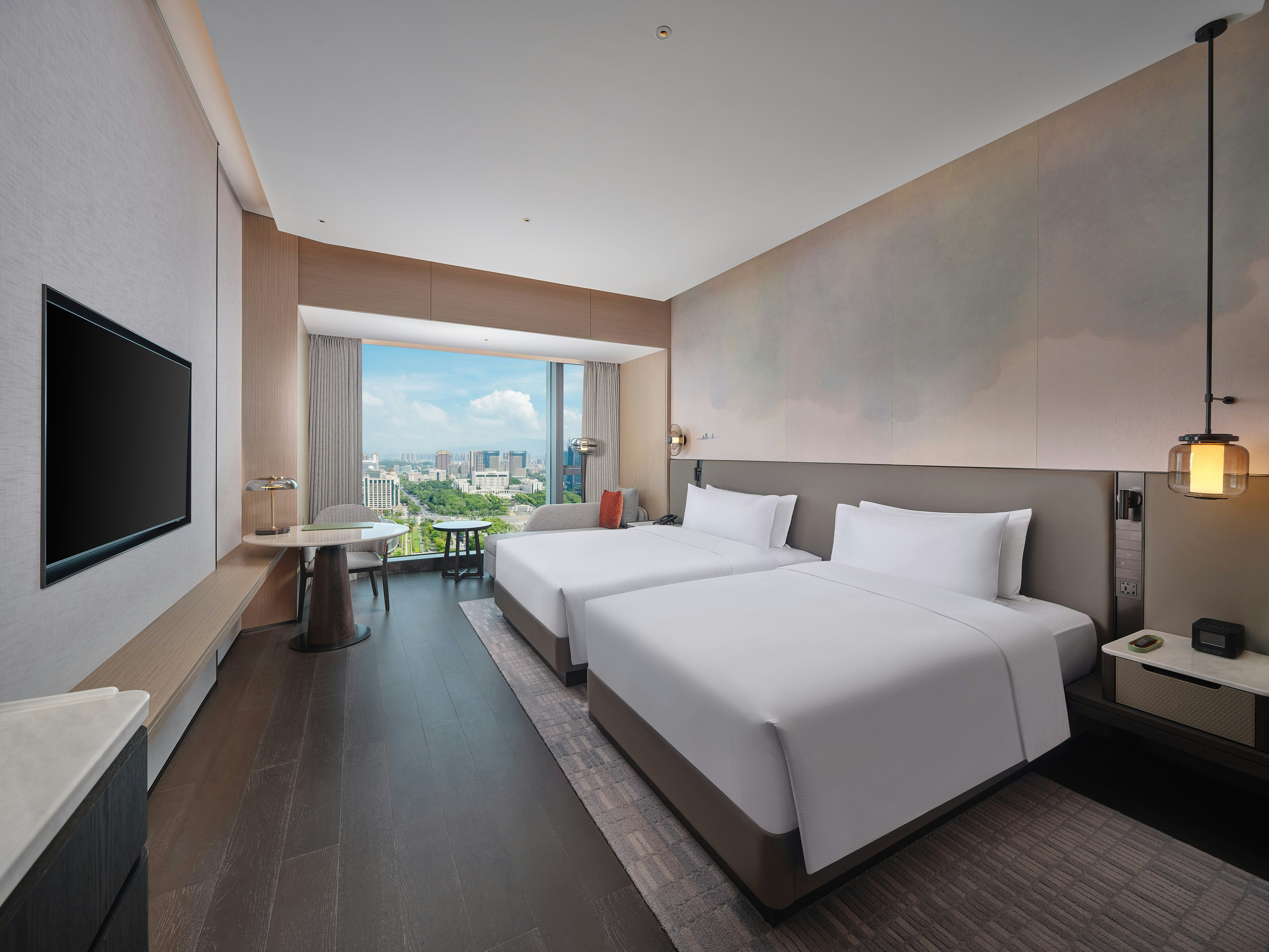 DELUXE, TWIN BEDS