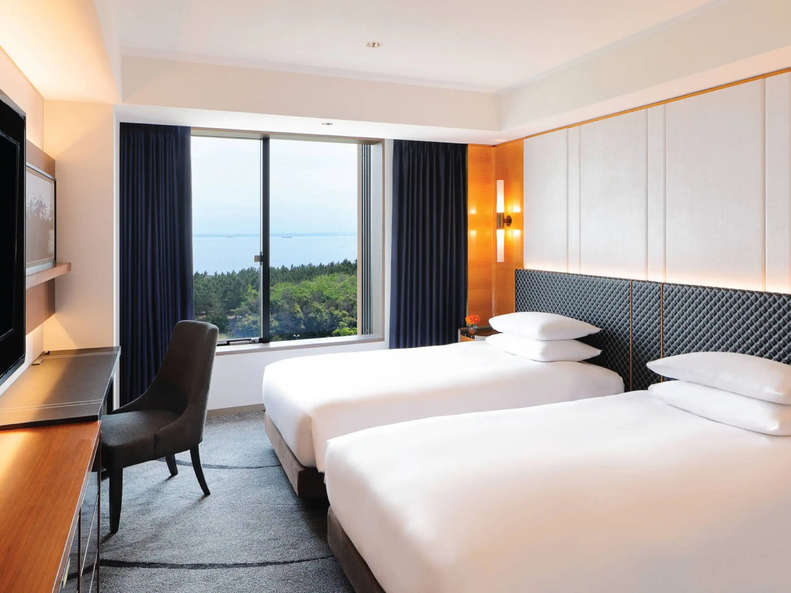Regency, Suite, Twin Beds