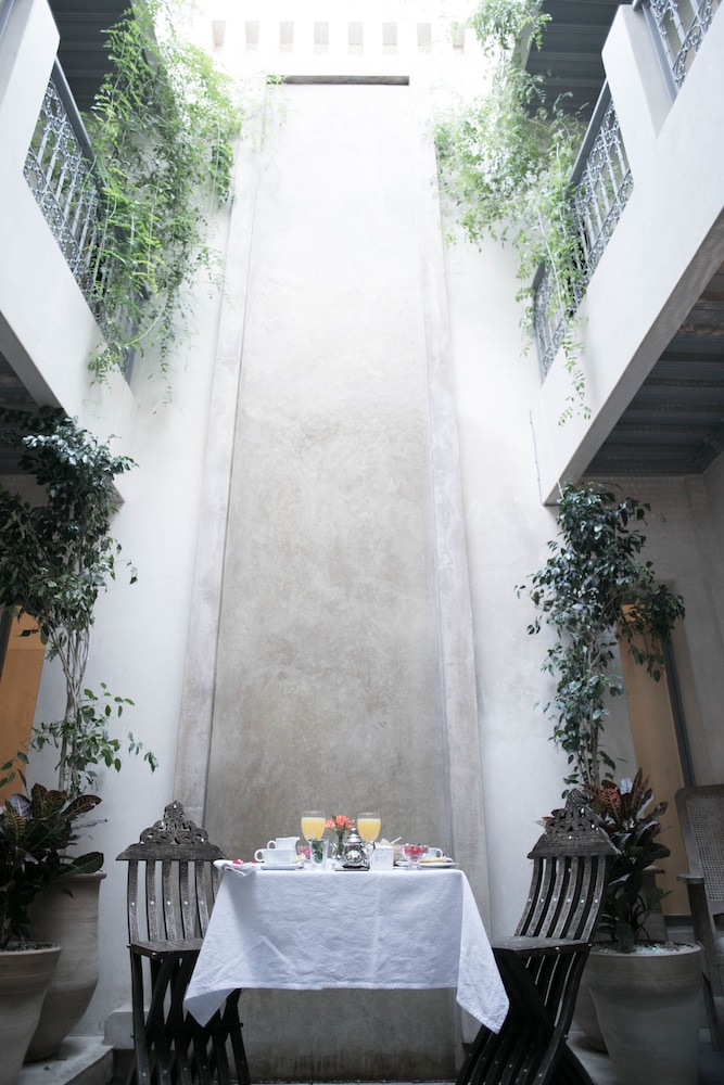 RIAD DAR MORE 23/49