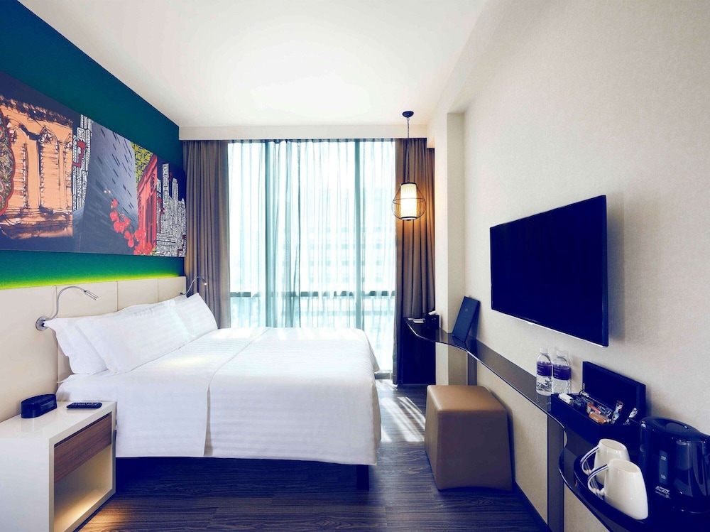 SIGNATURE, QUEEN BED