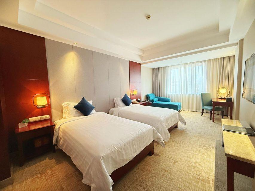 Senior, Deluxe, Twin Beds