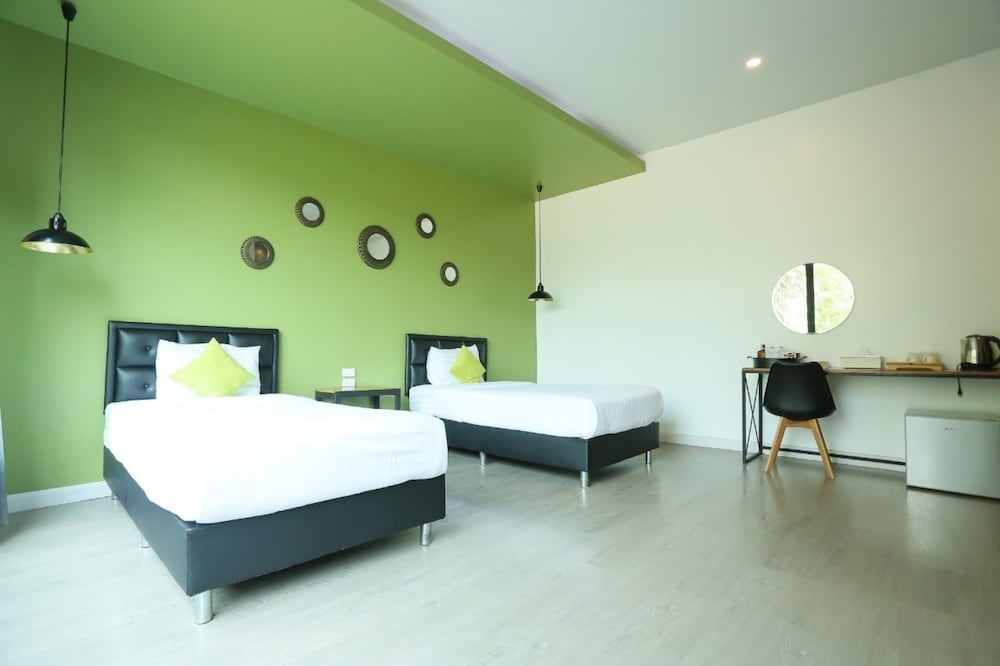 SUPERIOR, TWIN BEDS