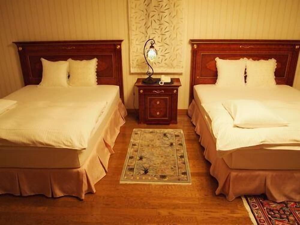 Room, Twin Beds