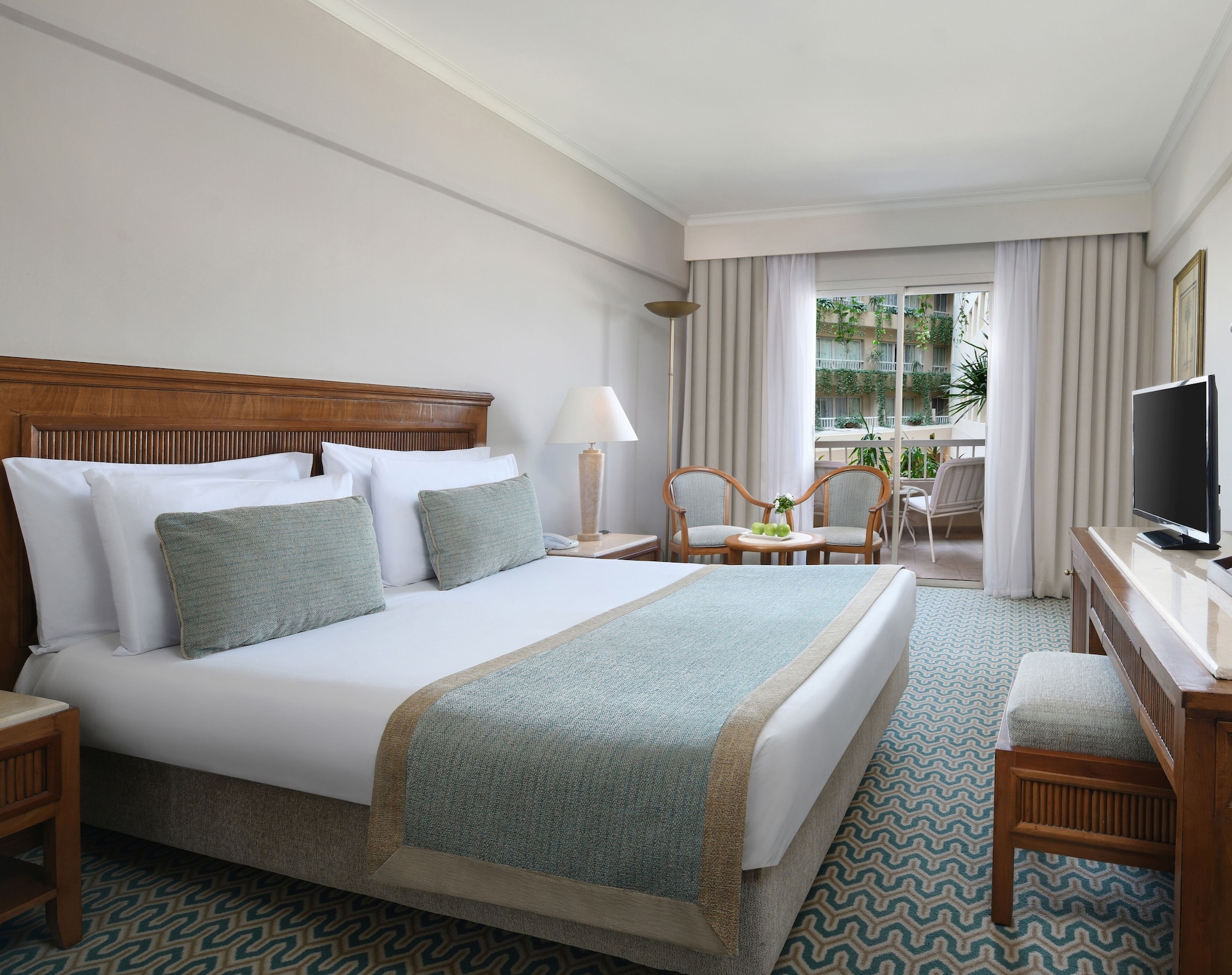 SUPERIOR, DOUBLE BED, CITY VIEW