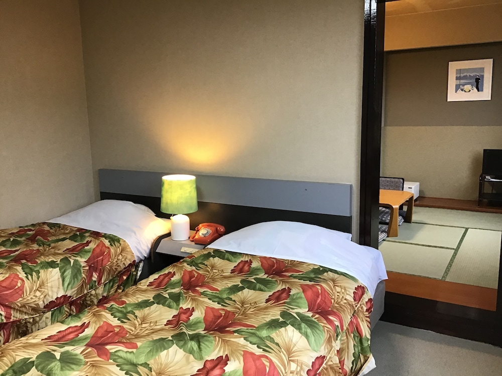 Kitashiga Holiday Inn 9/27