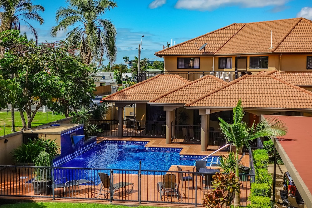 MACKAY RESORT MOTEL 62/65