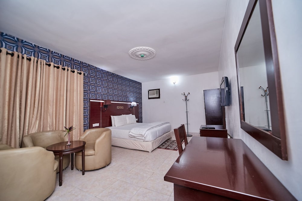 Eemjm Hotels And Suites Limited 15/42