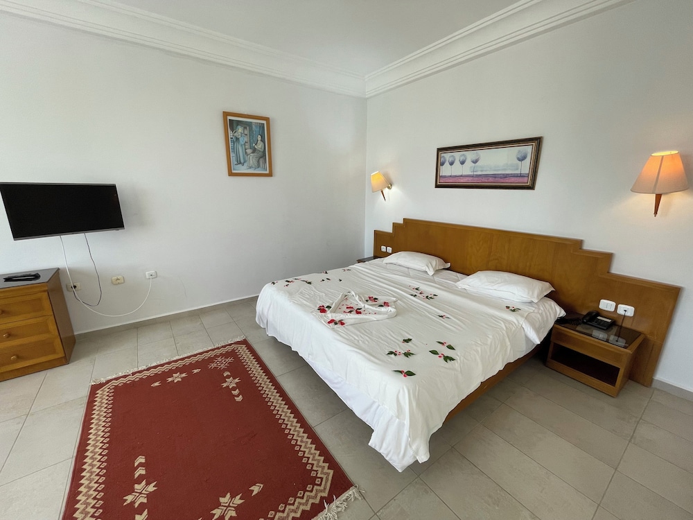 Marina Palace 26/69