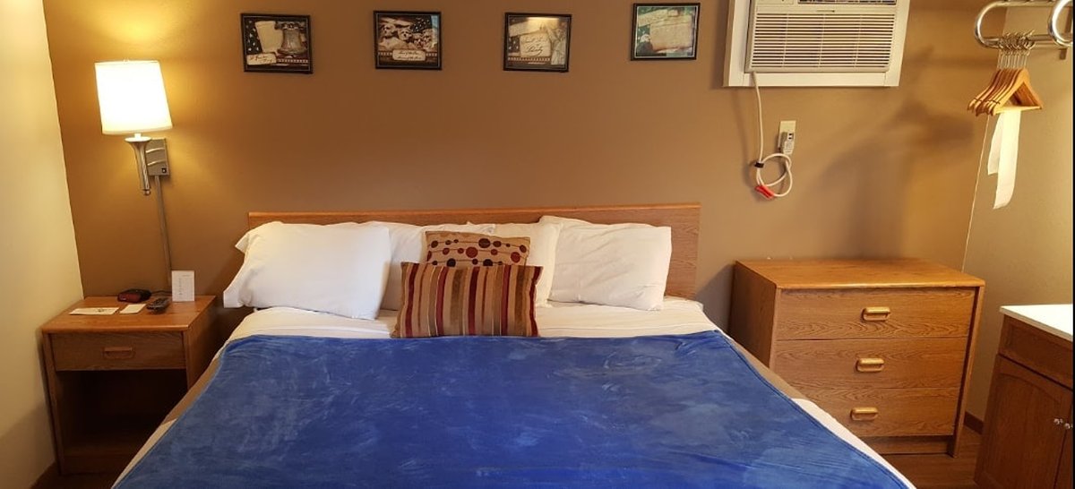 The Brookside Motel 25/37