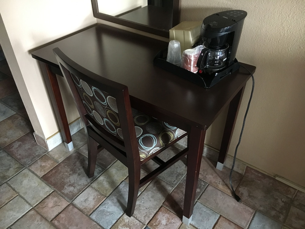 Del Amo Inn 6/26