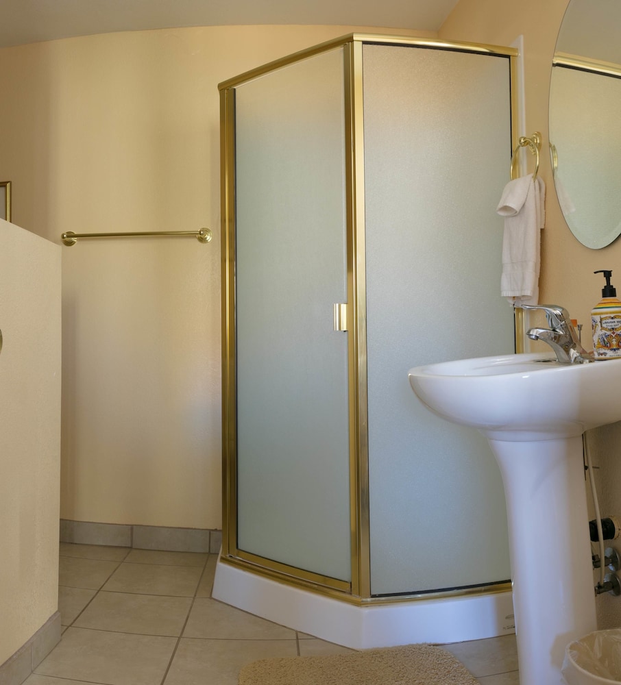 Bryce Trails Bed and Breakfast، سيدار سيتي 43/50