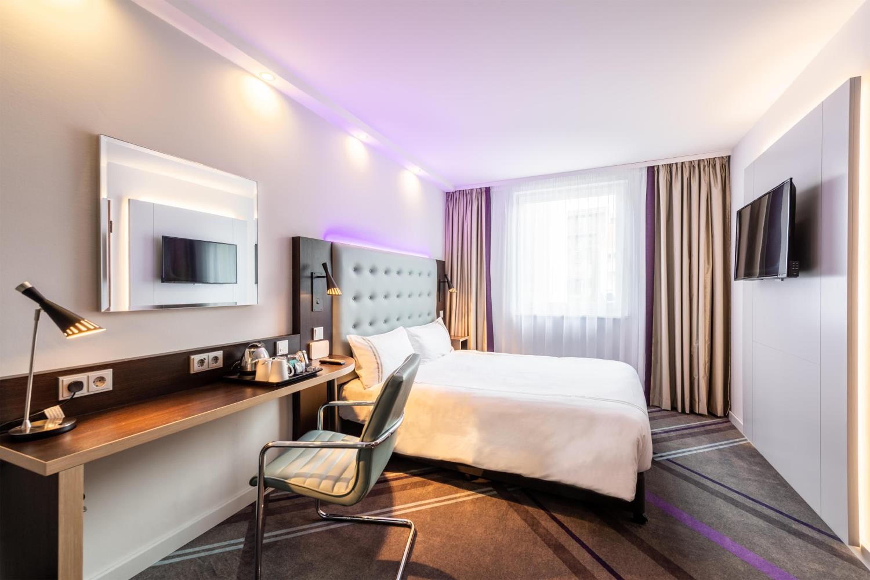 Wet, Double Bed, Accessible