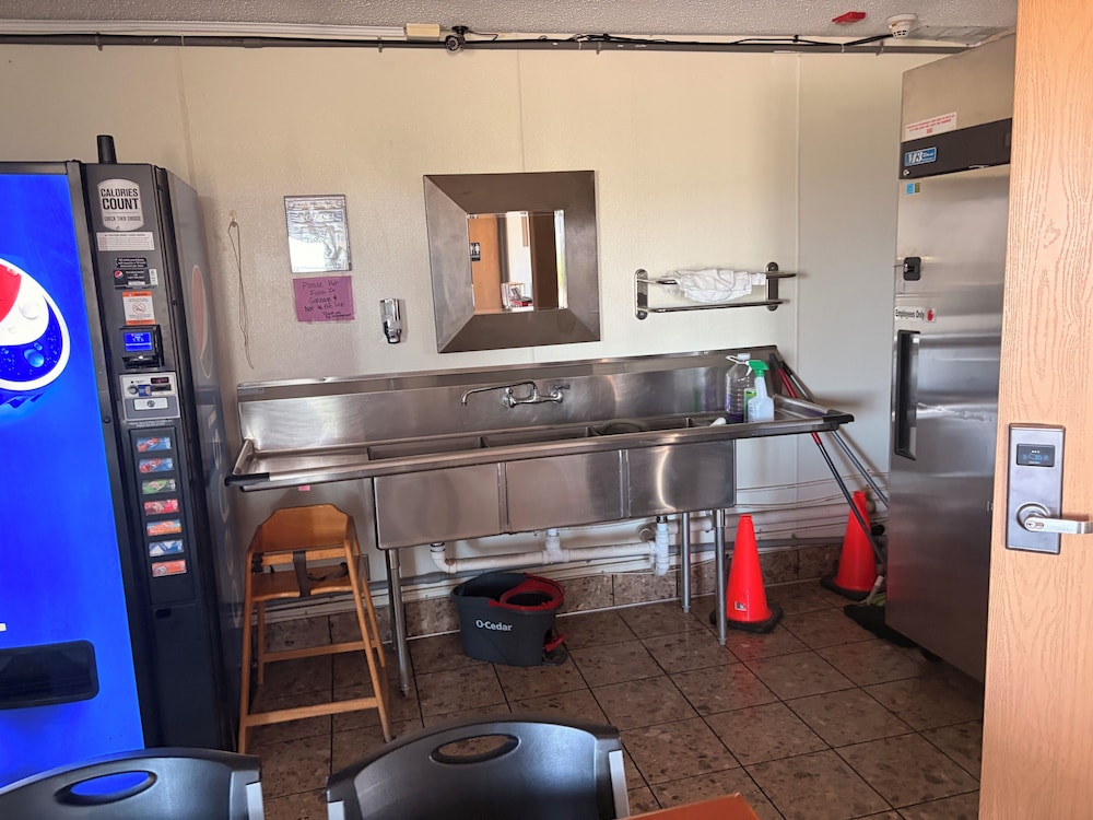 East Grand Inn Grand Forks ND I 29 33/64