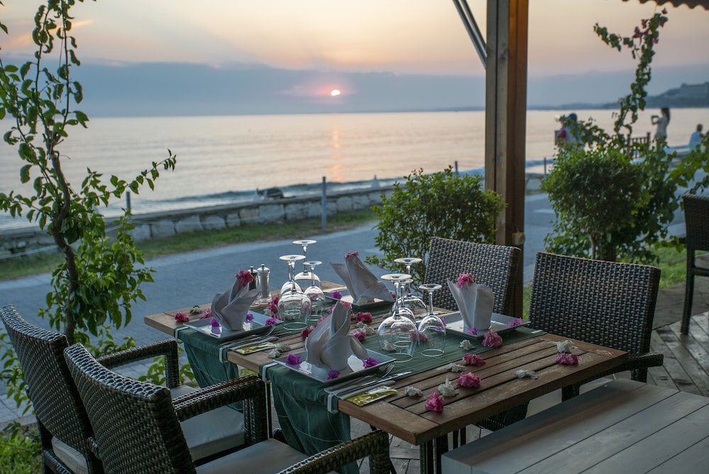 SIDE BEACH CLUB 19/33