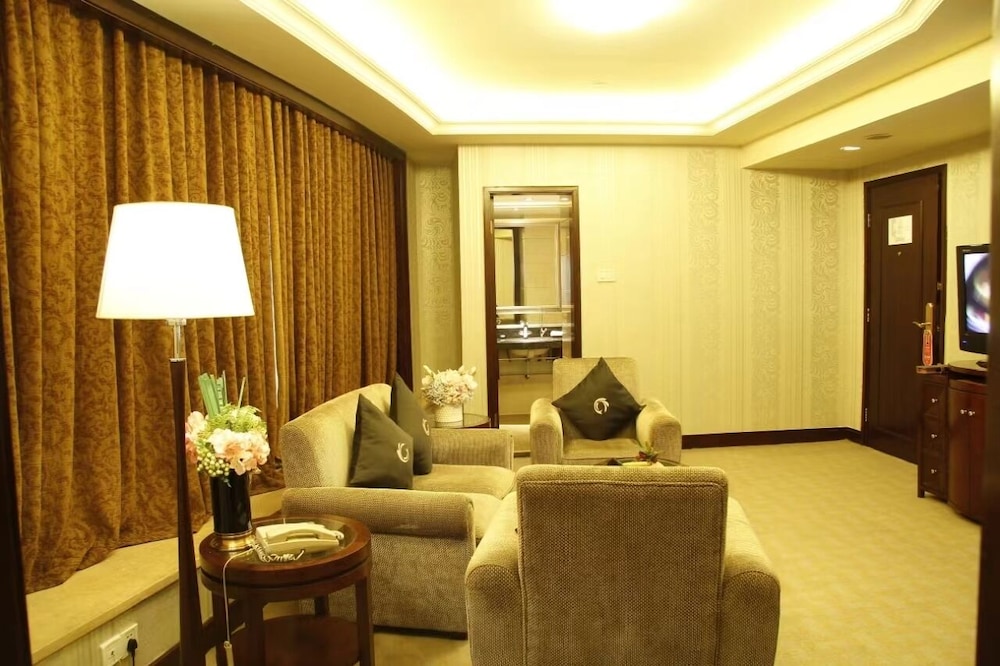 Royal Marina Plaza 37/60