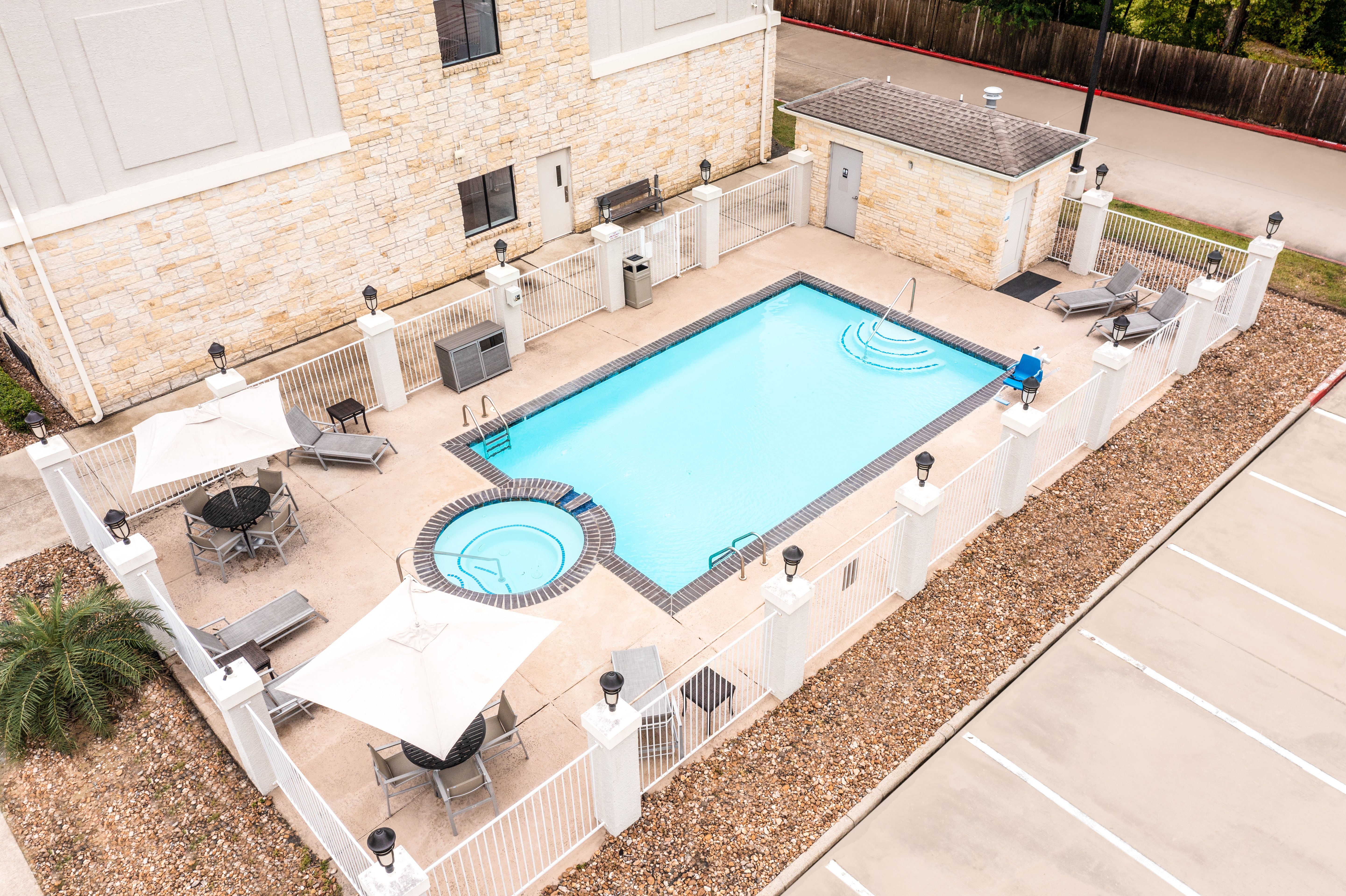 Holiday Inn Express Hotel Suites Beaumont Nw 19/28