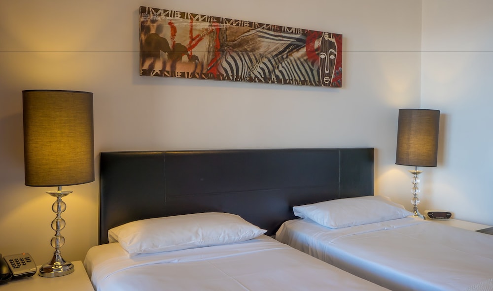 Broadbeach Savannah Hotel And Resort 39/80