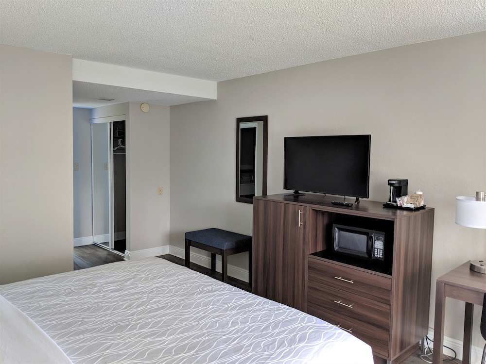 Lakefront Terrace Resort 10/42